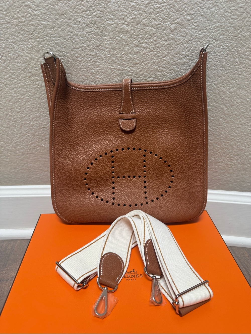 BNIB Hermès Evelyne III 29 PM Gold Clemence PHW